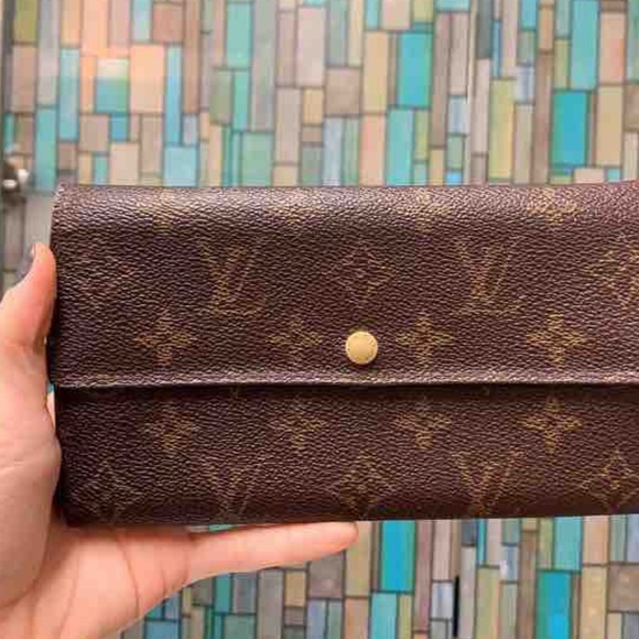 Louis Vuitton A5125 Authentic Wallet - Picture 3 of 3